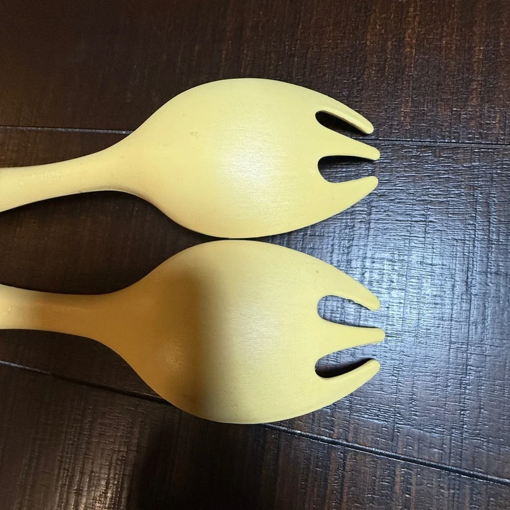 Vintage Tupperware Harvest Gold Yellow Salad Tongs 2 Serving Spoons 11.5
